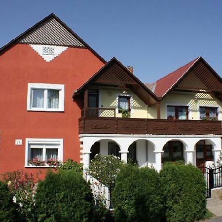 Papp Apartmanhaz Lägenhet Vonyarcvashegy Exteriör bild