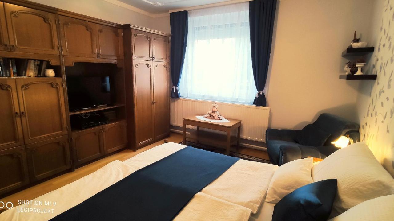 Papp Apartmanhaz Lägenhet Vonyarcvashegy Exteriör bild