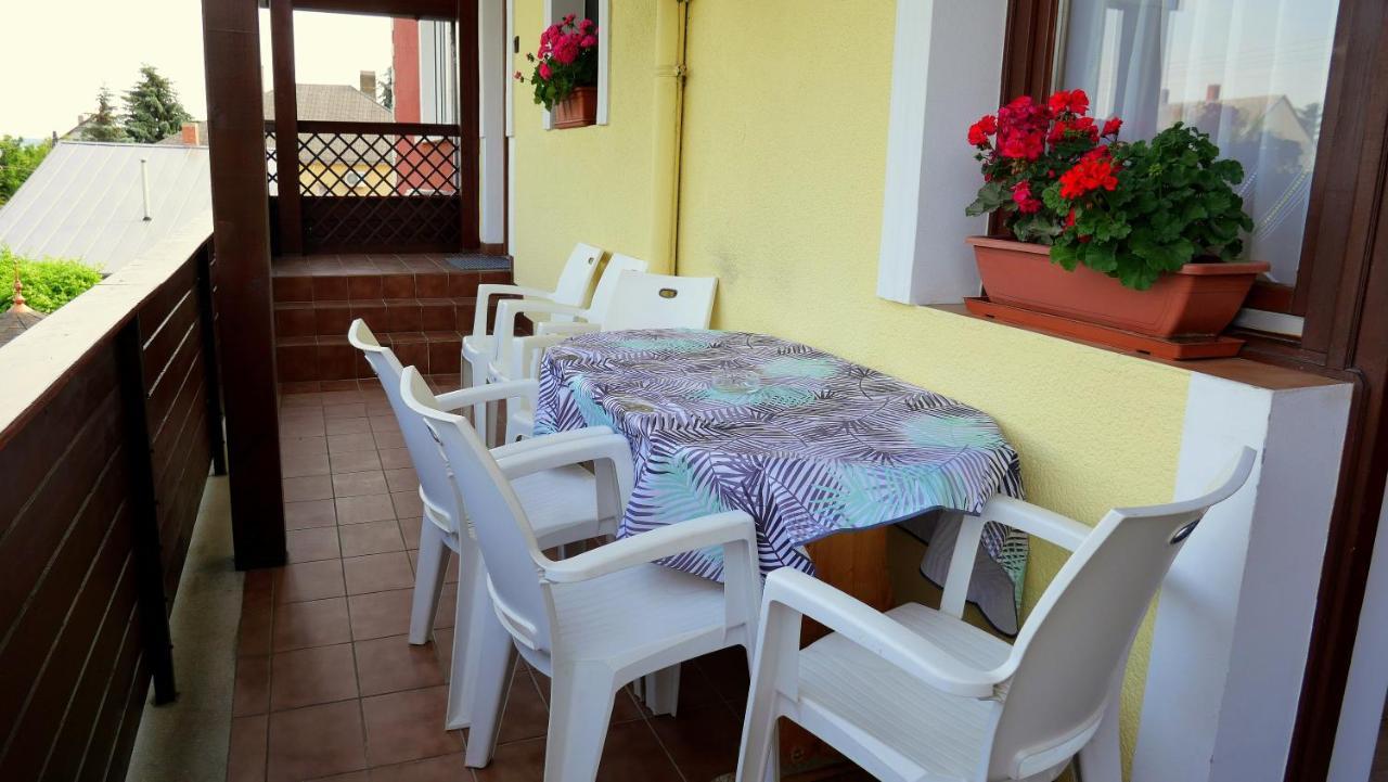 Papp Apartmanhaz Vonyarcvashegy Exteriör bild