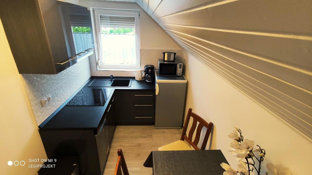Papp Apartmanhaz Lägenhet Vonyarcvashegy Exteriör bild