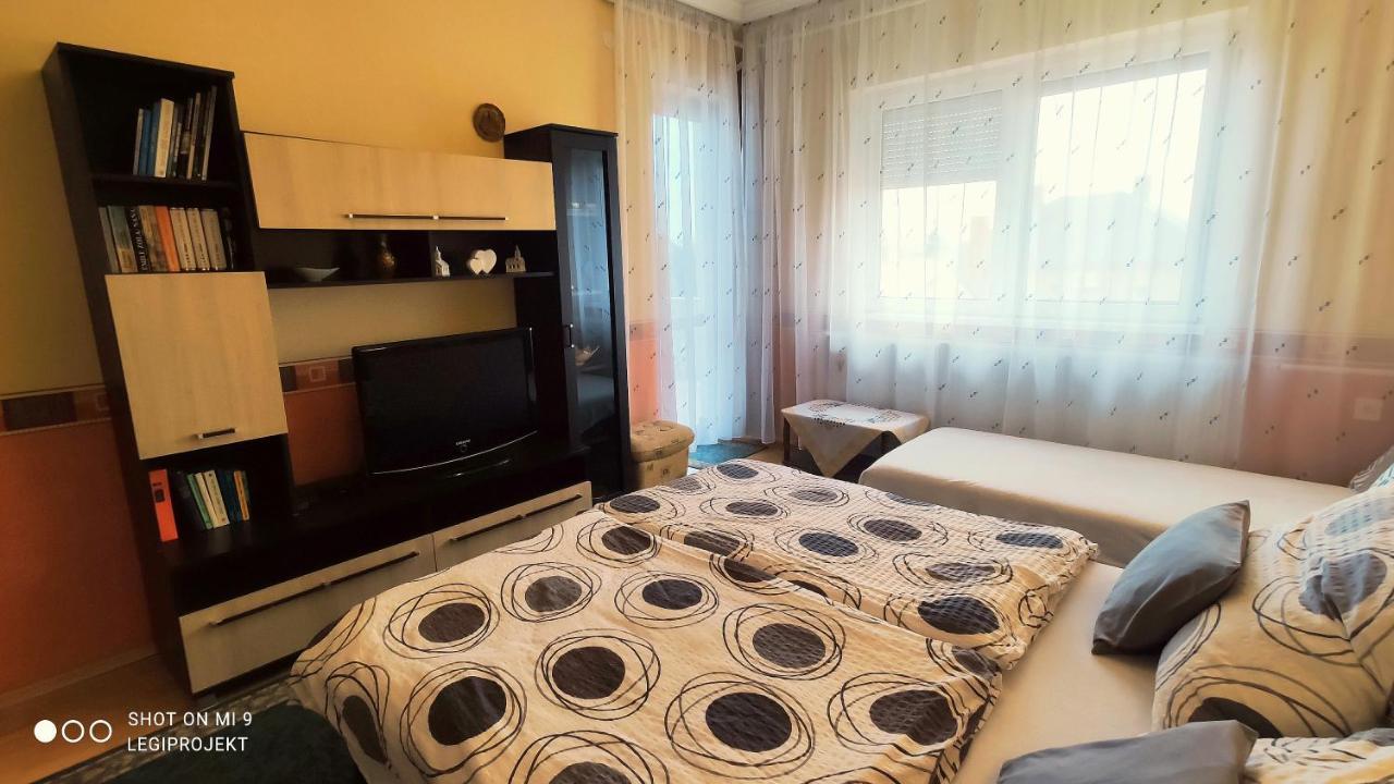 Papp Apartmanhaz Lägenhet Vonyarcvashegy Exteriör bild
